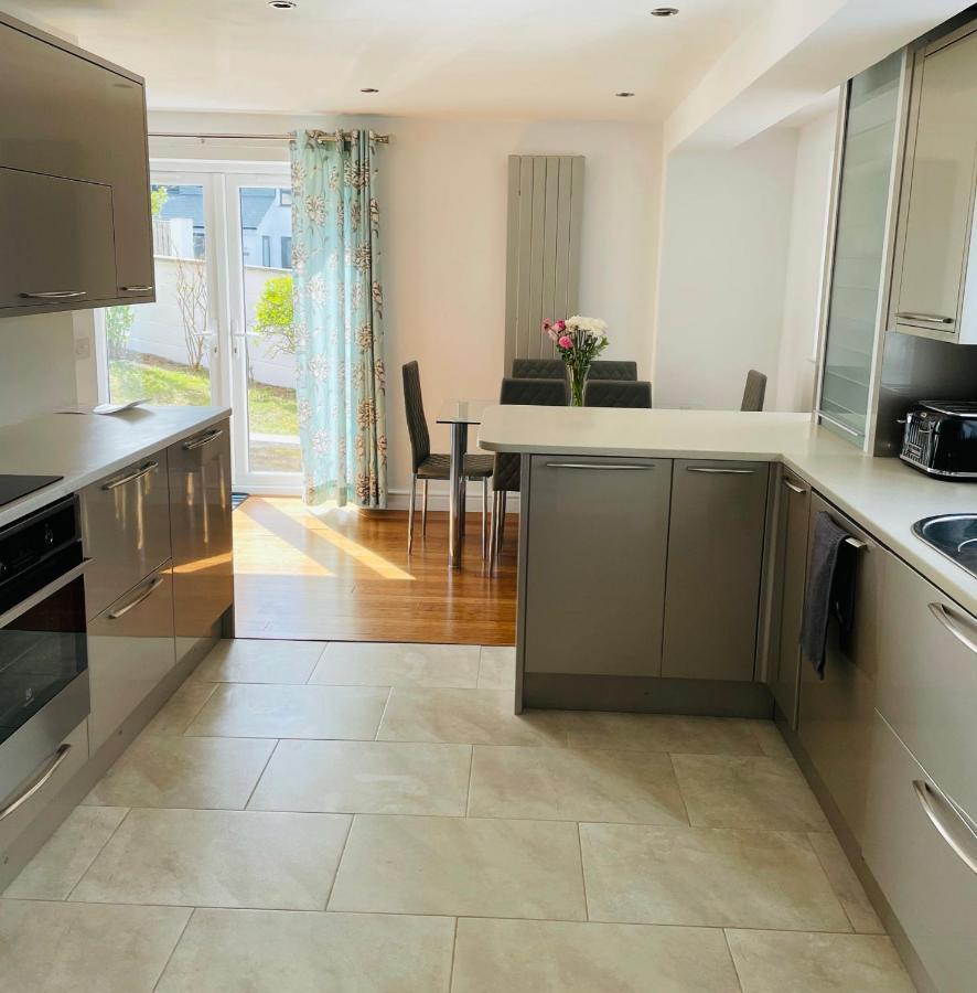 Sunny Corner, Padstow. Spacious 3 Bedrooms, 2.5 Bathrooms, Parking, Garden. 외부 사진